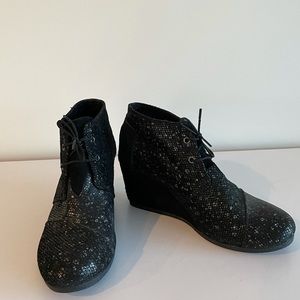 Toms Desert Wedge Black with sparkle print